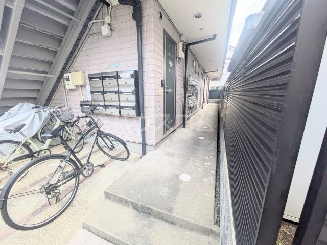 21/24 エントランス