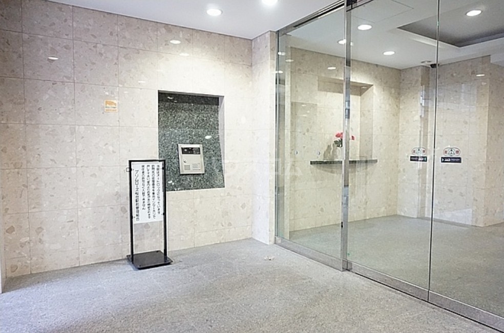 19/29 エントランス