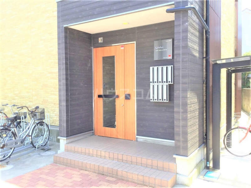 16/22 エントランス