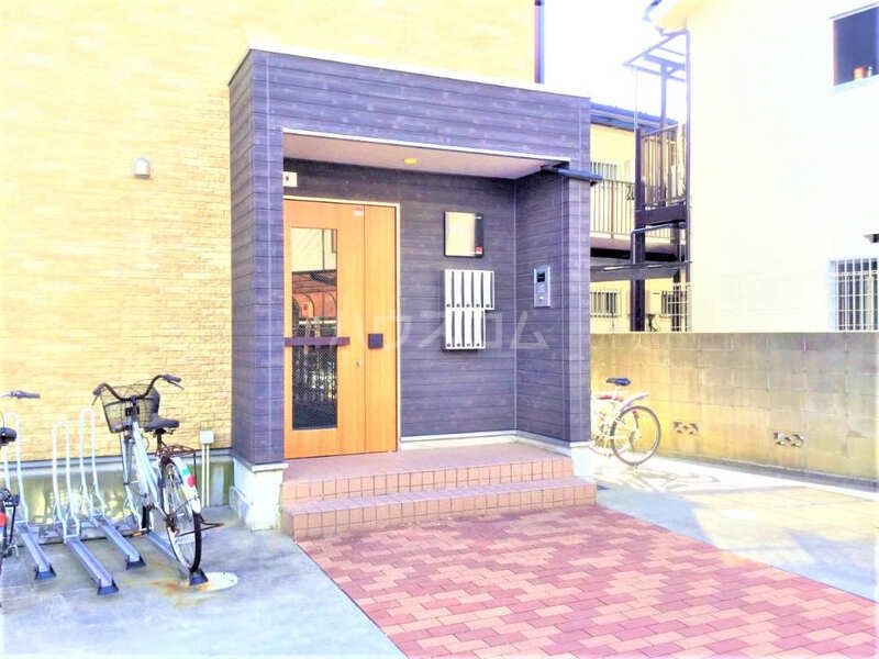 17/22 エントランス