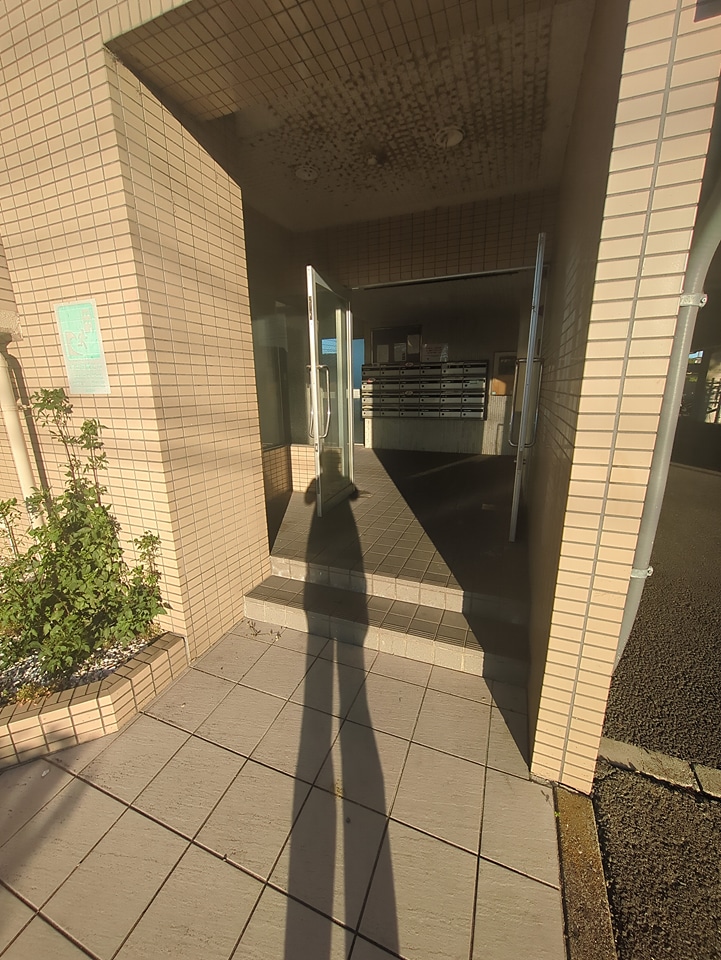 22/30 エントランス