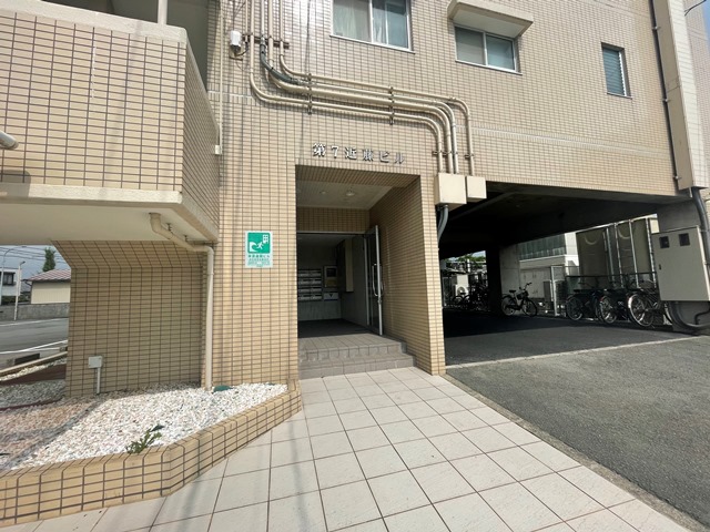 19/29 エントランス