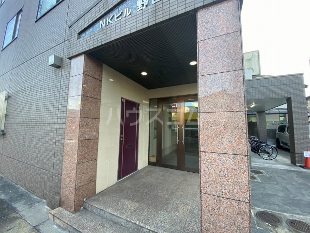 22/30 エントランス