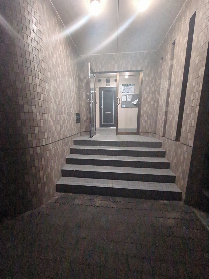 17/27 エントランス