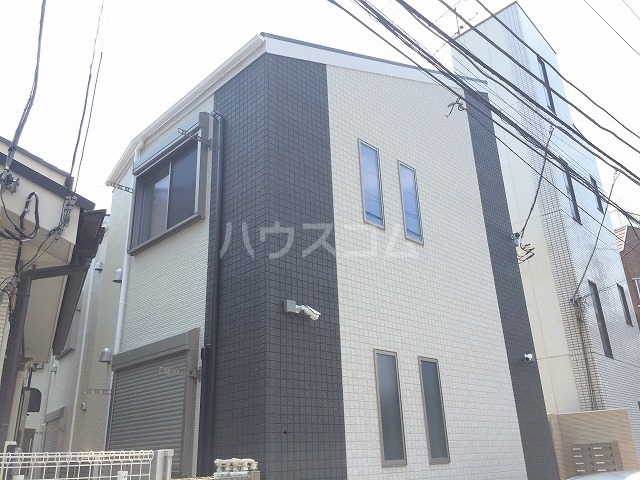 ホームズ千住の外観