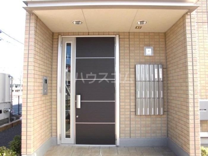 20/30 エントランス