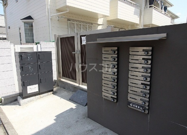 18/19 エントランス