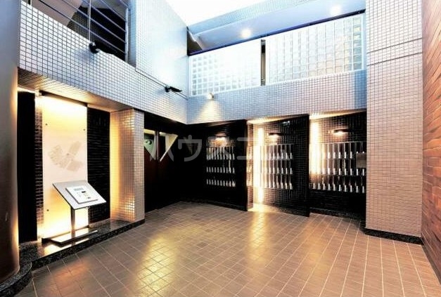 19/24 エントランス