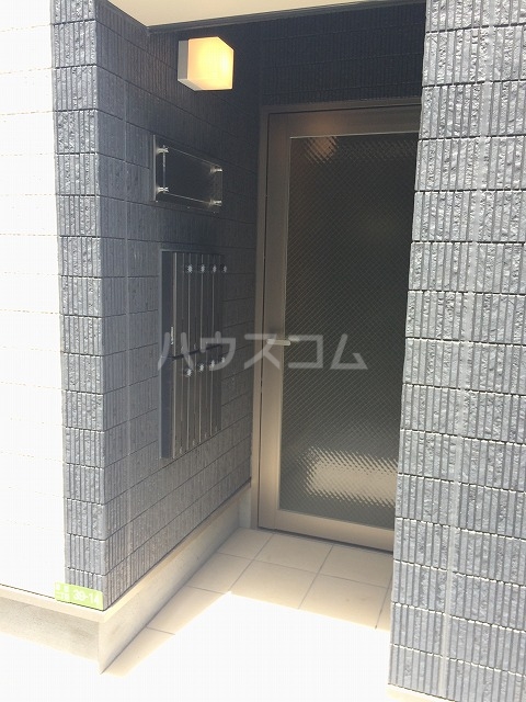 22/26 エントランス