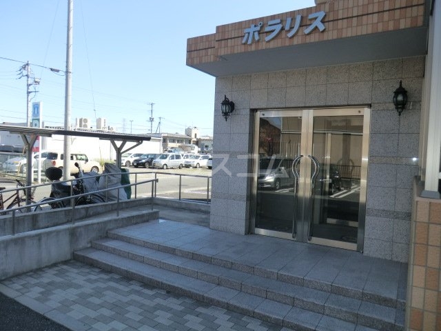 16/26 エントランス