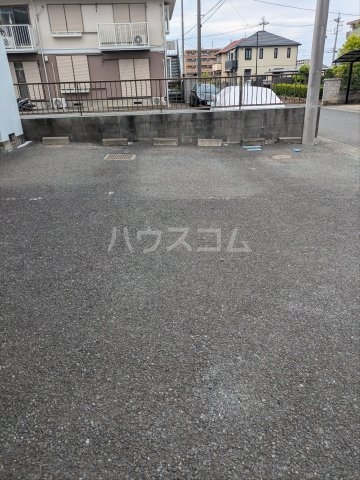 23/30 駐車場