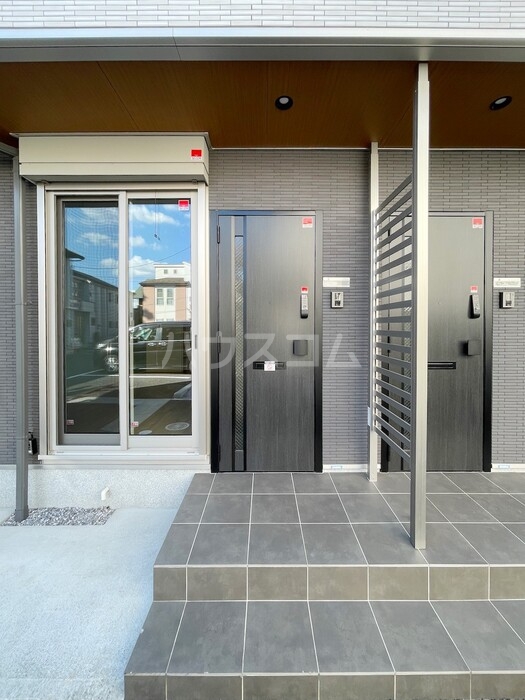 23/30 エントランス