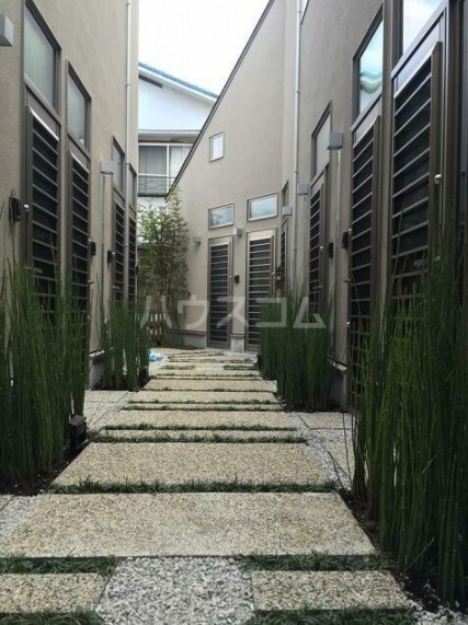 14/20 エントランス