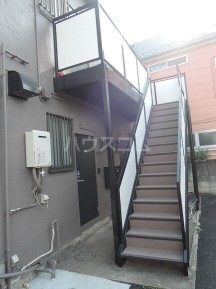 14/18 エントランス