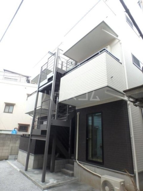 25/30 エントランス