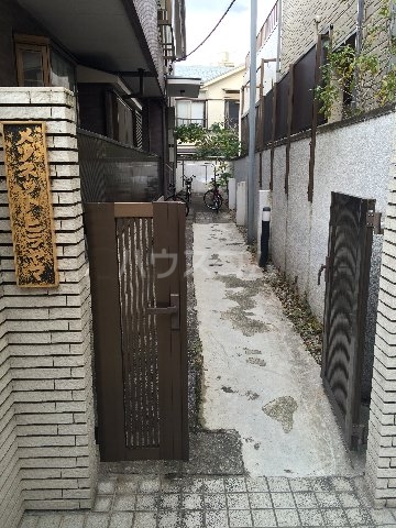24/29 エントランス