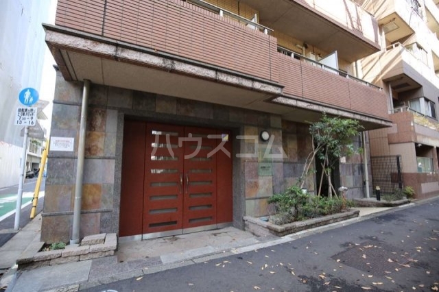 23/30 エントランス