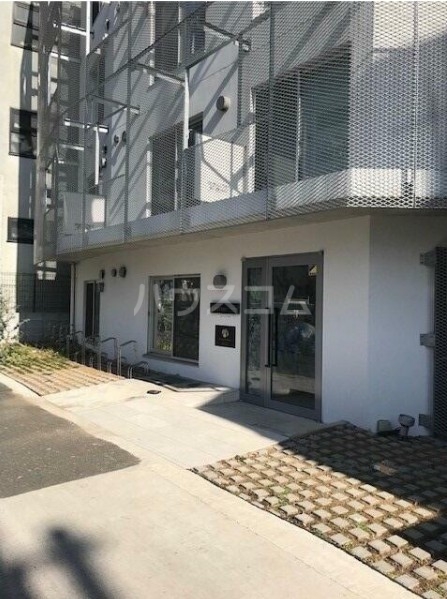 14/17 エントランス