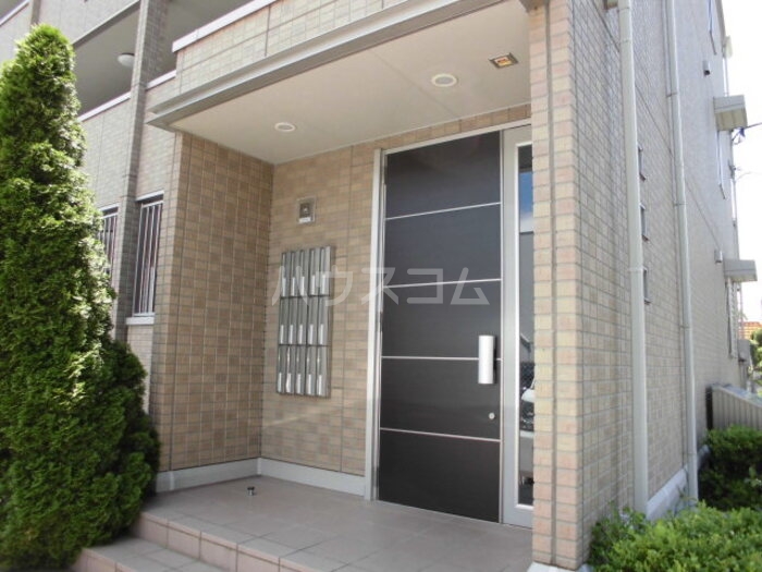 16/27 エントランス