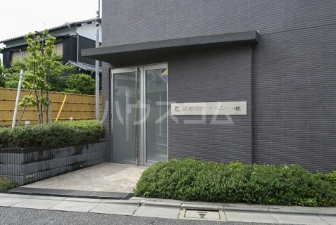 16/19 エントランス