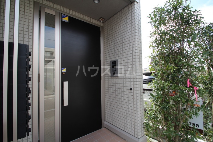 16/21 エントランス