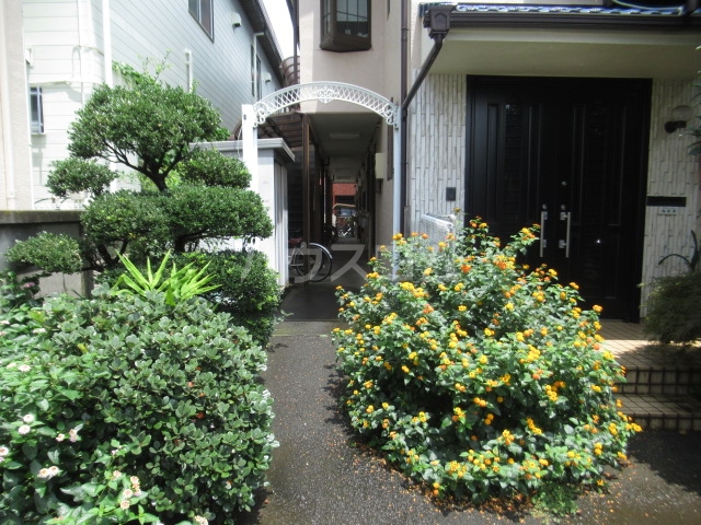 26/30 エントランス