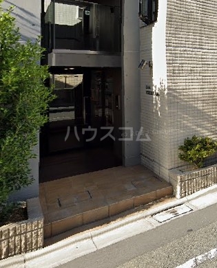 13/16 エントランス