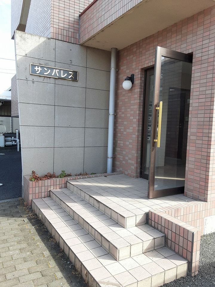 22/30 エントランス