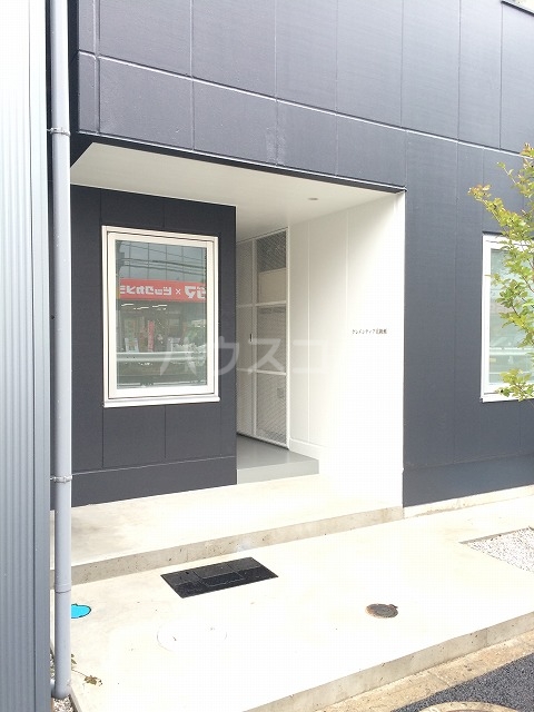 23/29 エントランス