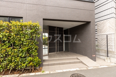 19/28 エントランス