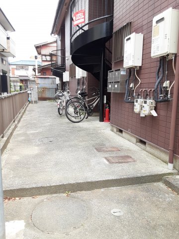 26/30 エントランス