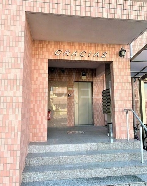 15/25 エントランス