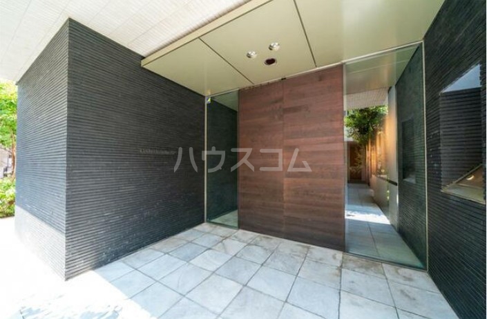 15/19 エントランス