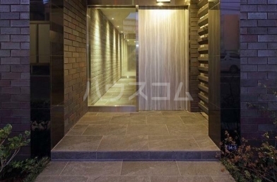 15/19 エントランス