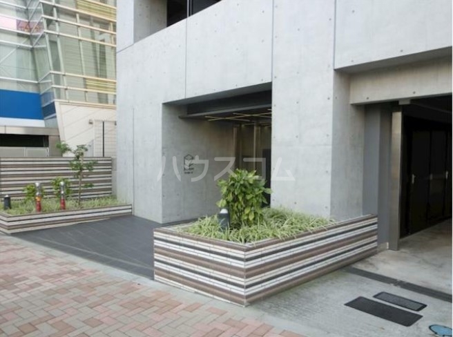 17/25 エントランス