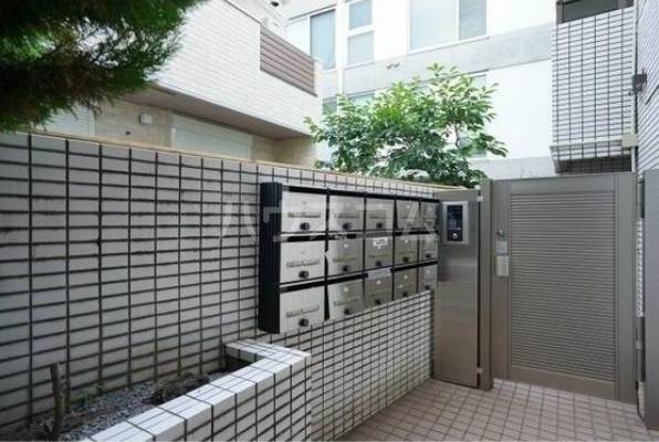 2/5 エントランス