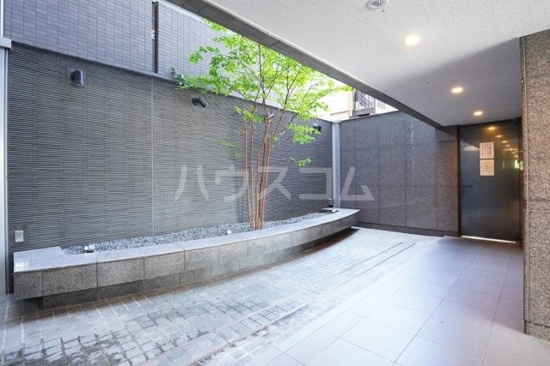 19/29 エントランス