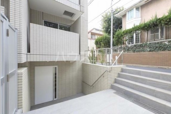 15/25 エントランス