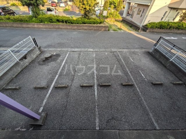 17/27 駐車場