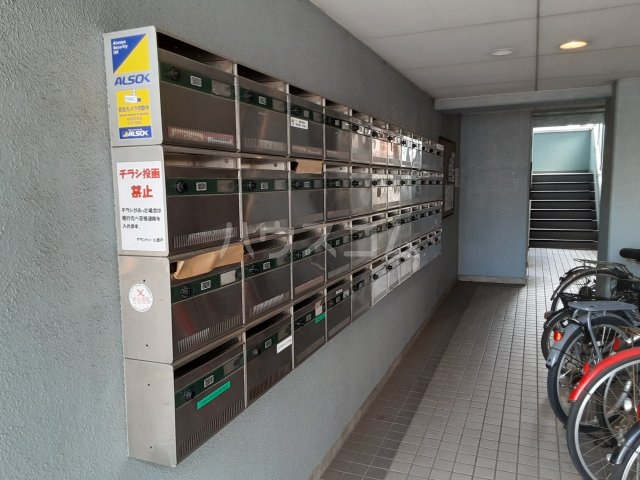 26/30 エントランス