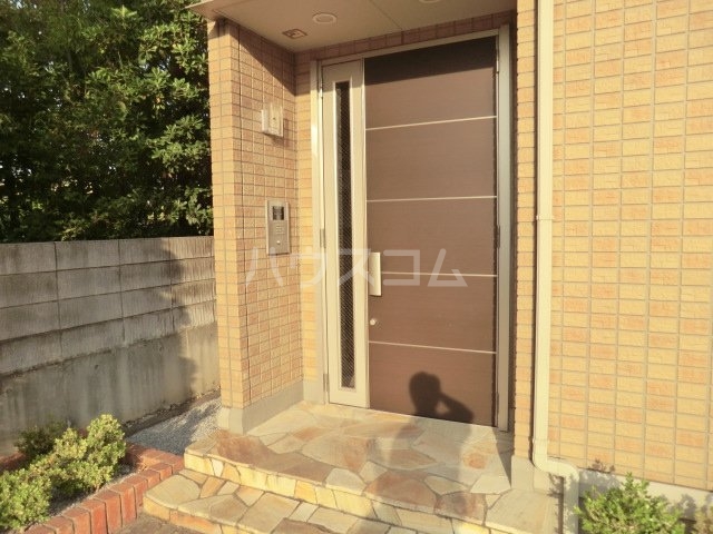 22/30 エントランス