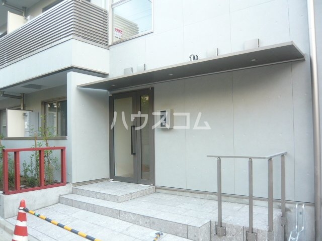 21/30 エントランス