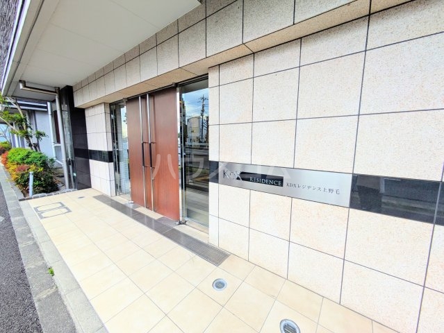 21/30 エントランス