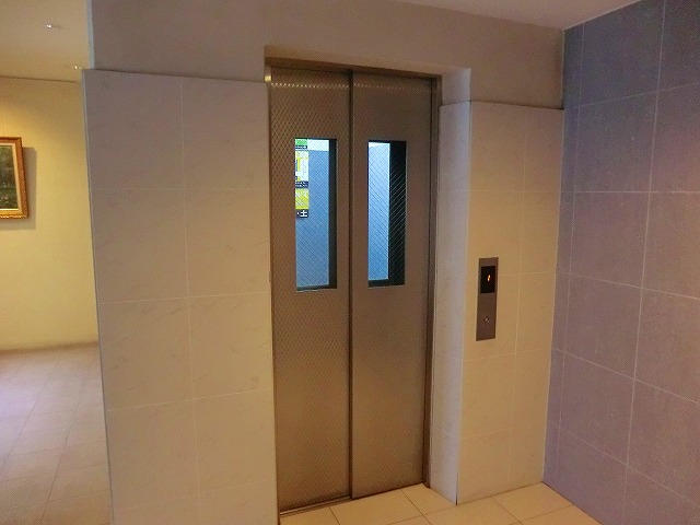 22/25 エントランス