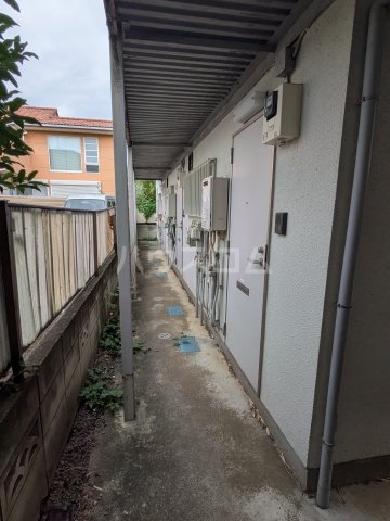 27/30 エントランス