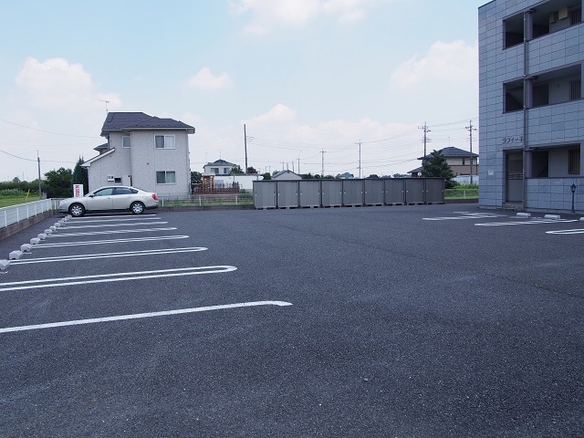 20/28 駐車場