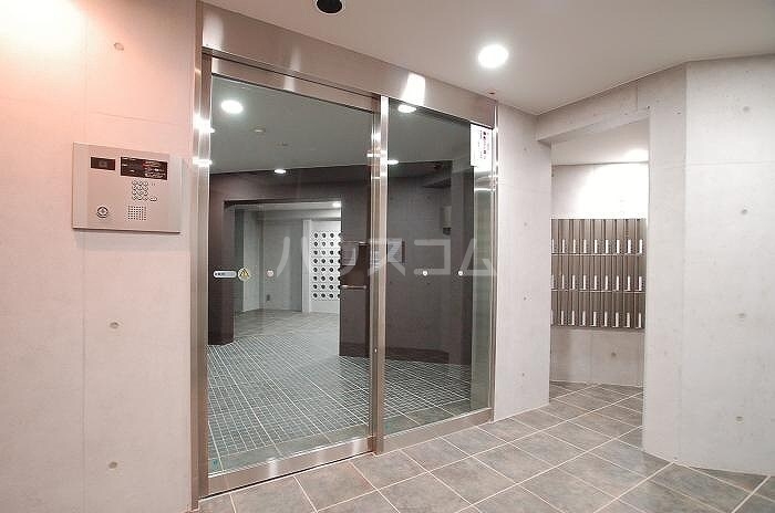 15/18 エントランス