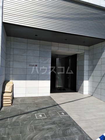 27/30 エントランス