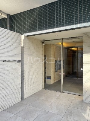 18/20 エントランス