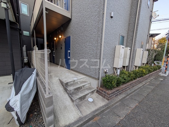 28/30 エントランス